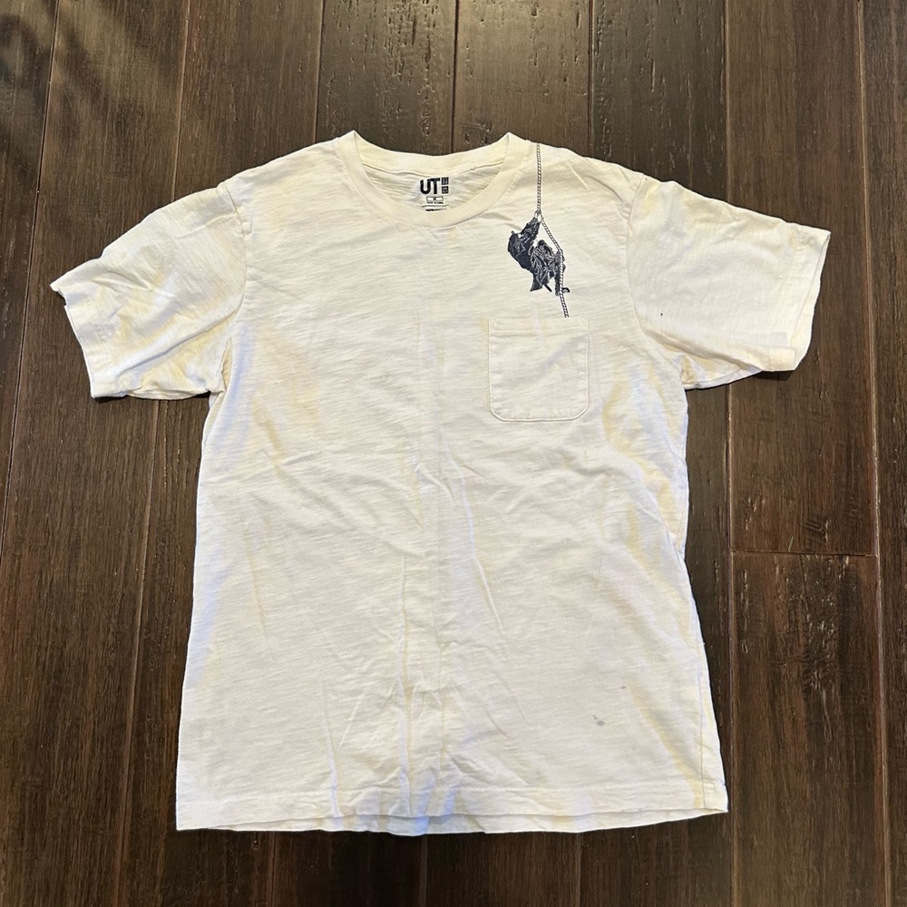 Uniqlo x Hokusai Blue T shirt